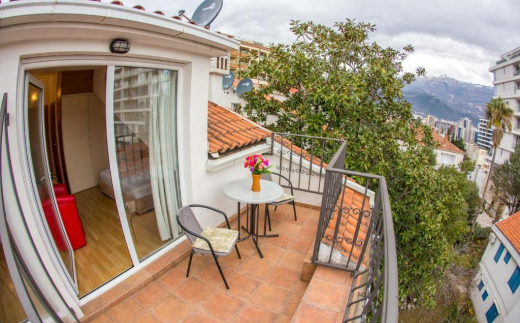 Luka Apartments