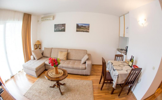 Luka Apartments