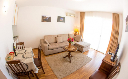 Luka Apartments