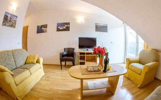 Luka Apartments