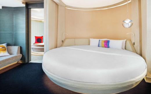 V Hotel Dubai, Curio Collection By Hilton