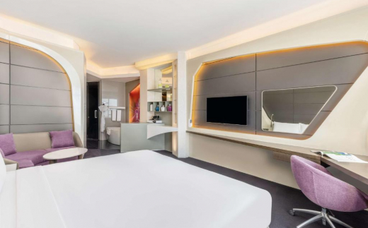 V Hotel Dubai, Curio Collection By Hilton