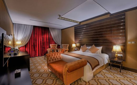 Vintage Grand Hotel