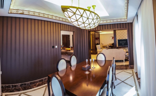 Vintage Grand Hotel