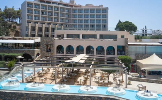 Zeus Eleva Mirabello Bay