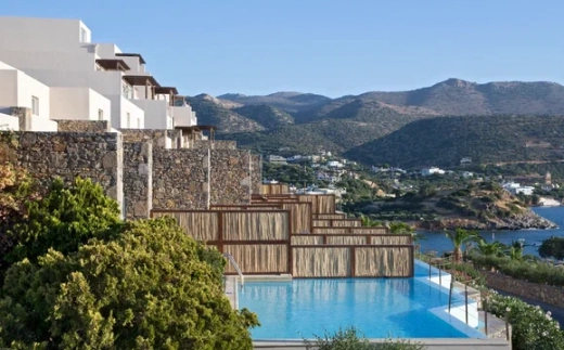 Zeus Eleva Mirabello Bay