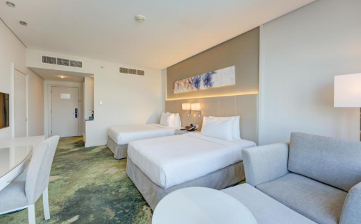 Copthorne Lakeview Hotel, Dubai Investment Park