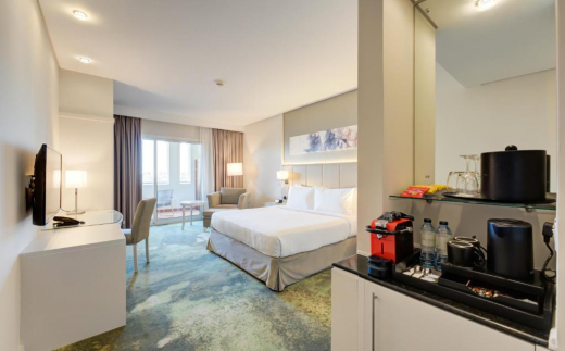 Copthorne Lakeview Hotel, Dubai Investment Park