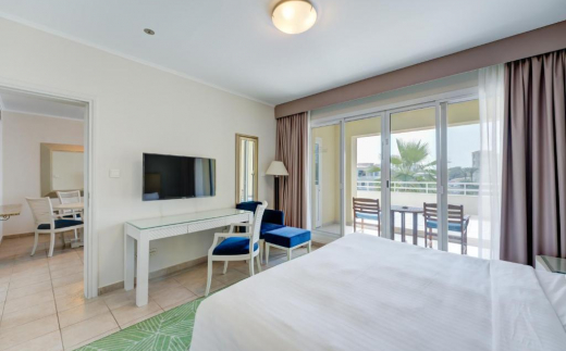 Copthorne Lakeview Hotel, Dubai Investment Park