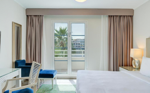 Copthorne Lakeview Hotel, Dubai Investment Park