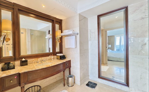 Crowne Plaza Resort Sanya Bay