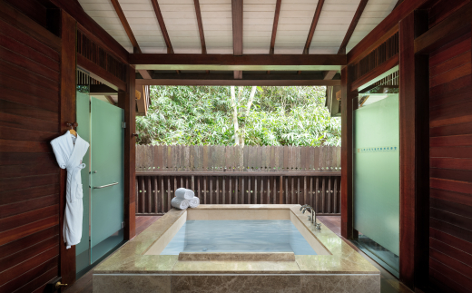 Yalong Bay Earthly Paradise Birds Nest Resort