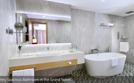 Grand Cosmopolitan Hotel