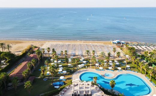 Cesars Resort Side