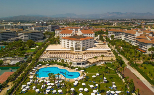 Cesars Resort Side