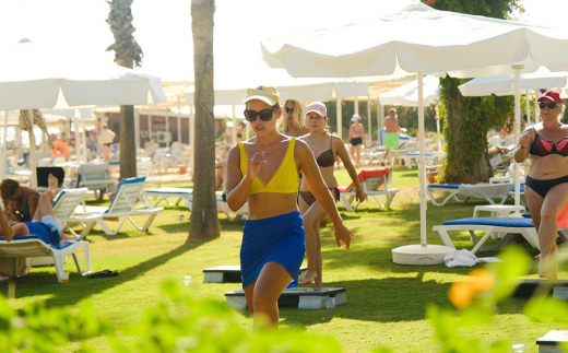 Cesars Resort Side