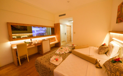 Cesars Resort Side