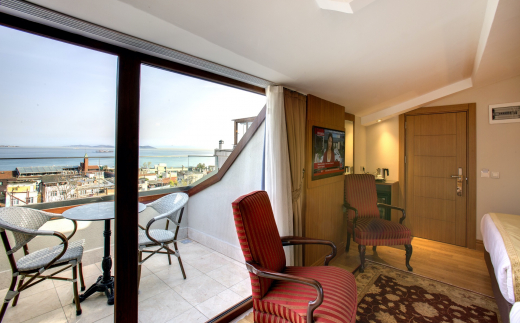 Acra Hotel