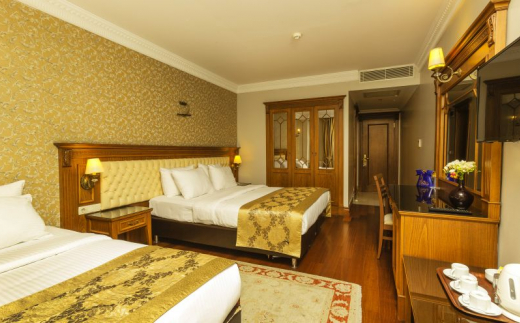 Acra Hotel