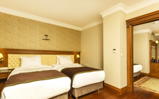 Acra Hotel