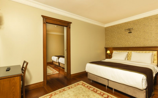 Acra Hotel