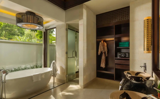 Banyan Tree Lang Co