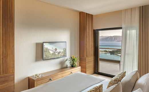 D Maris Bay