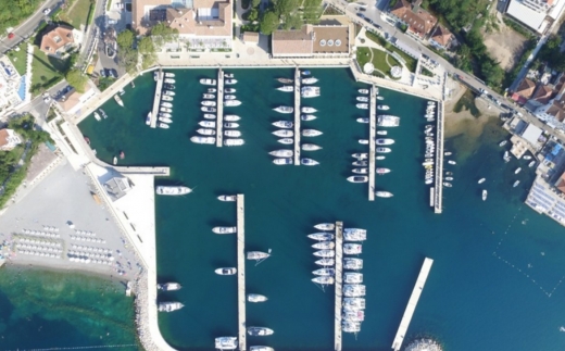 Lazure Hotel & Marina