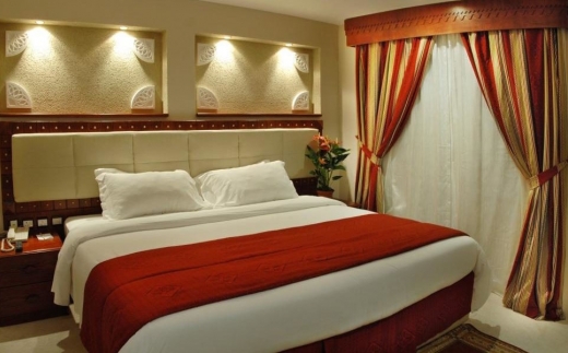 Al Liwan Suites